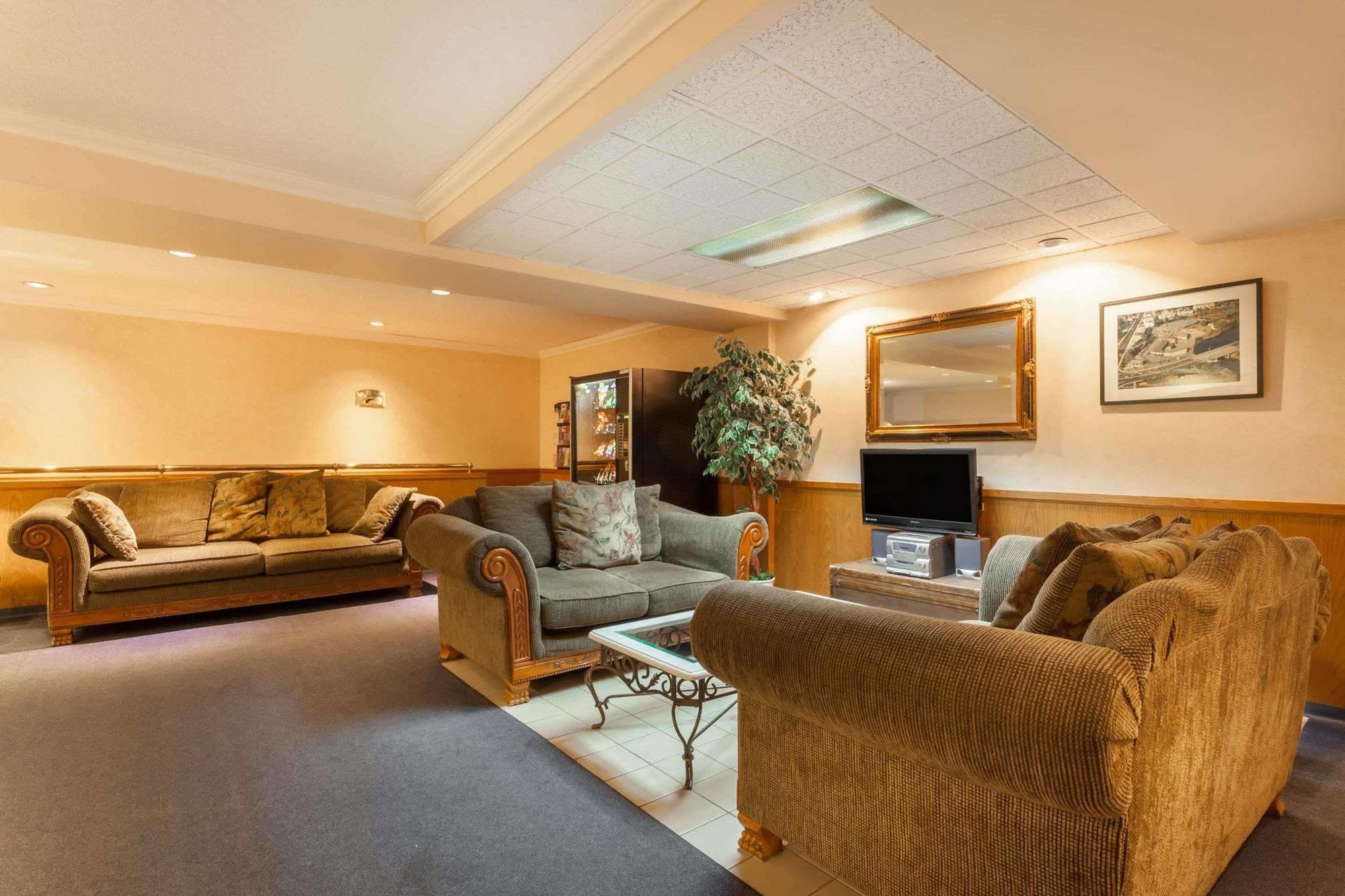 Howard Johnson By Wyndham Nanaimo Harbourside Eksteriør billede