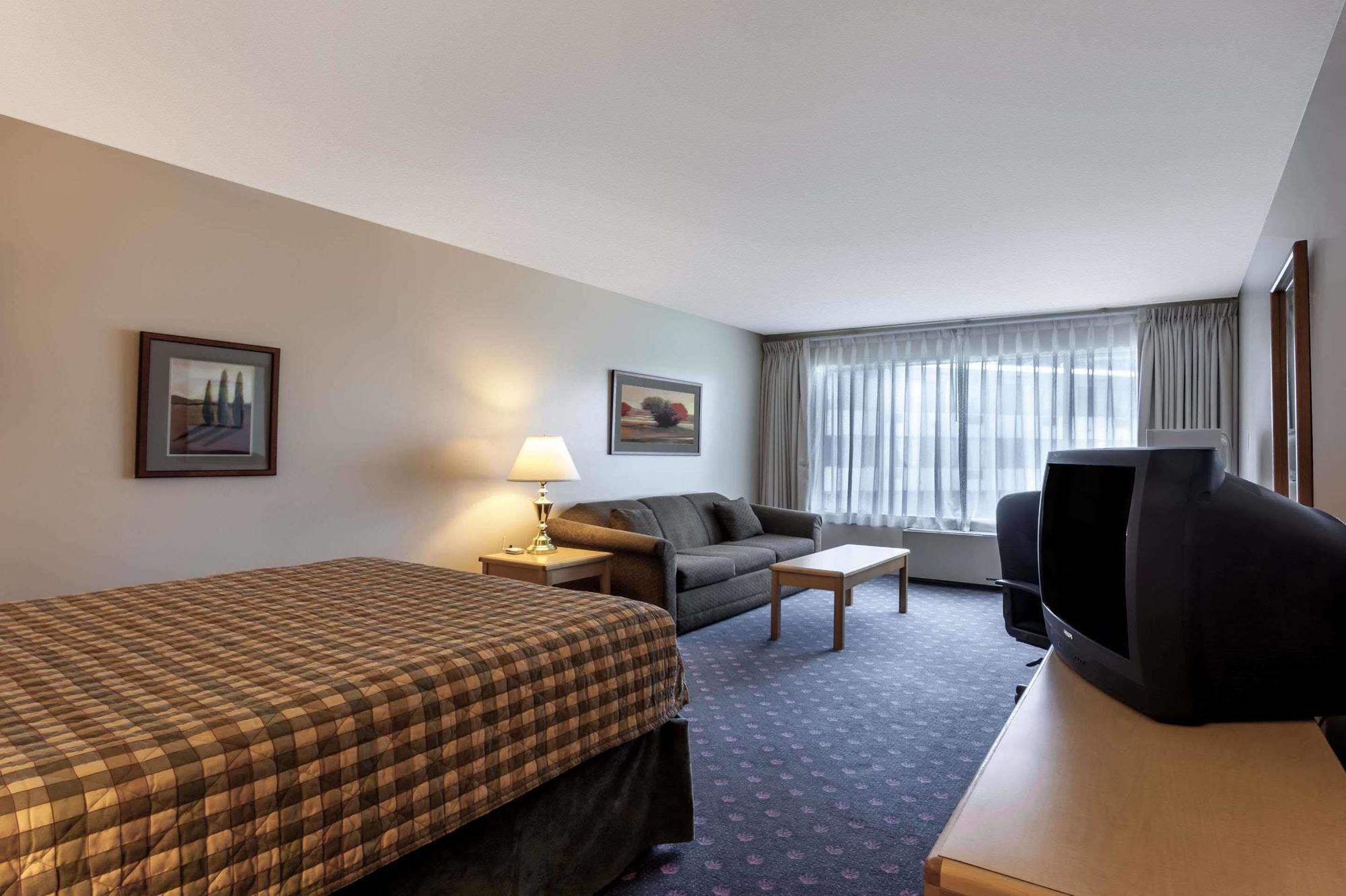 Howard Johnson By Wyndham Nanaimo Harbourside Eksteriør billede