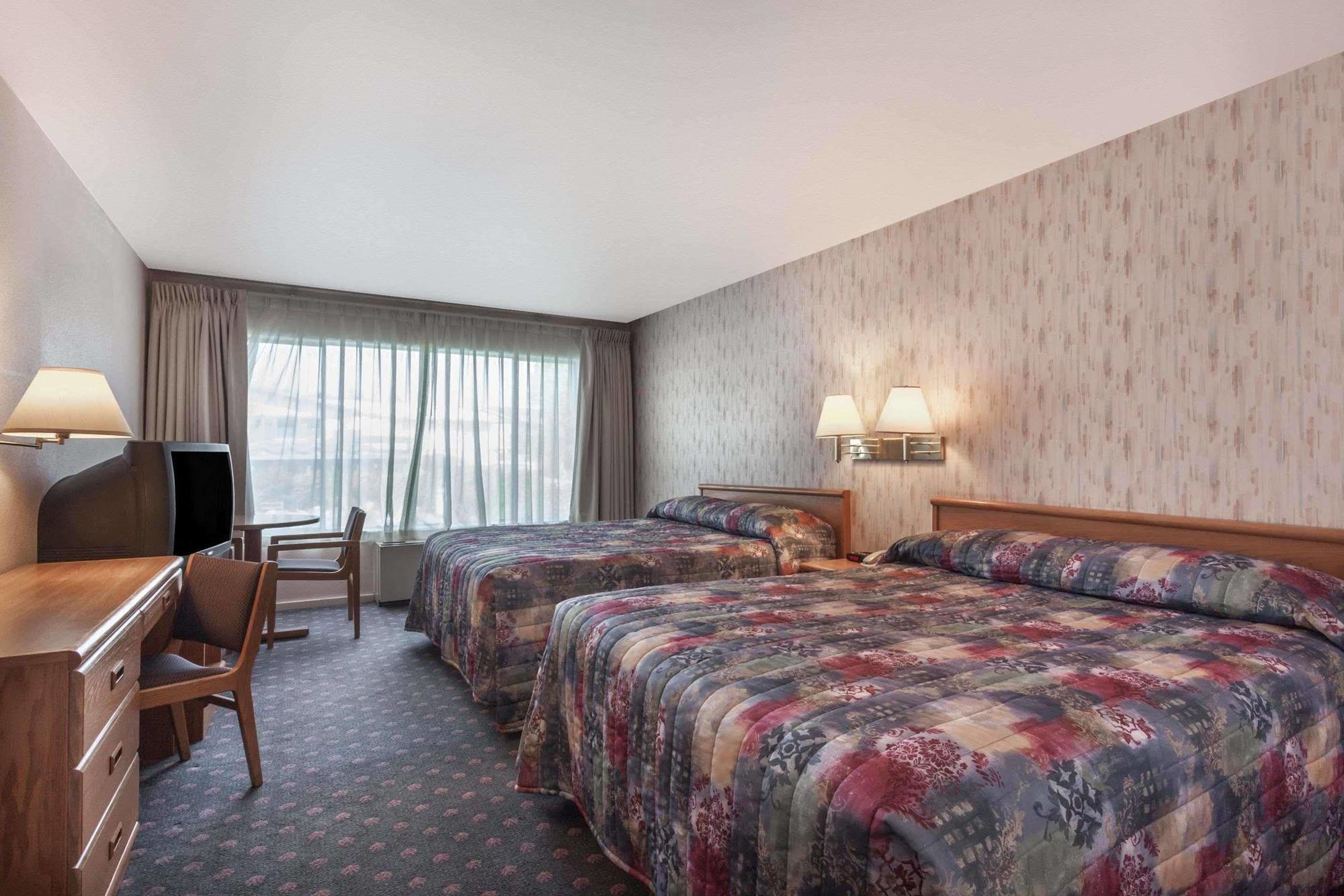 Howard Johnson By Wyndham Nanaimo Harbourside Eksteriør billede