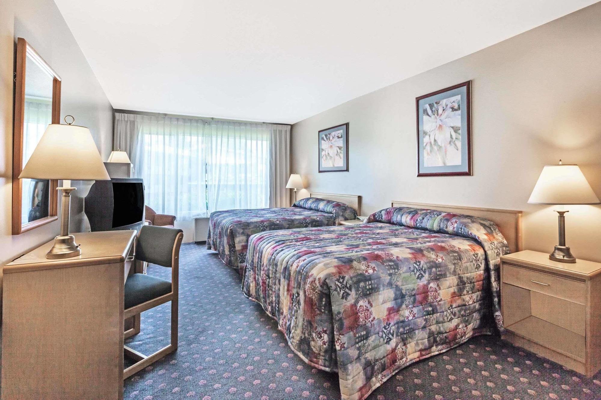 Howard Johnson By Wyndham Nanaimo Harbourside Eksteriør billede